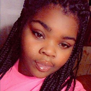 Meet your Posher, April